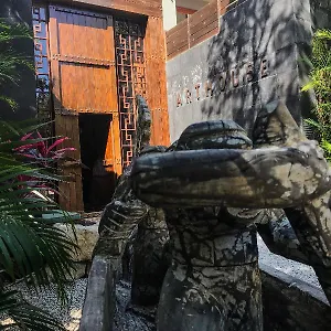 5* Hotel Art House